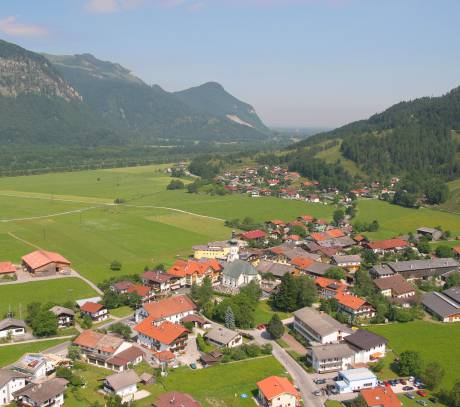 Blick ins Tal von Erl in Tirol