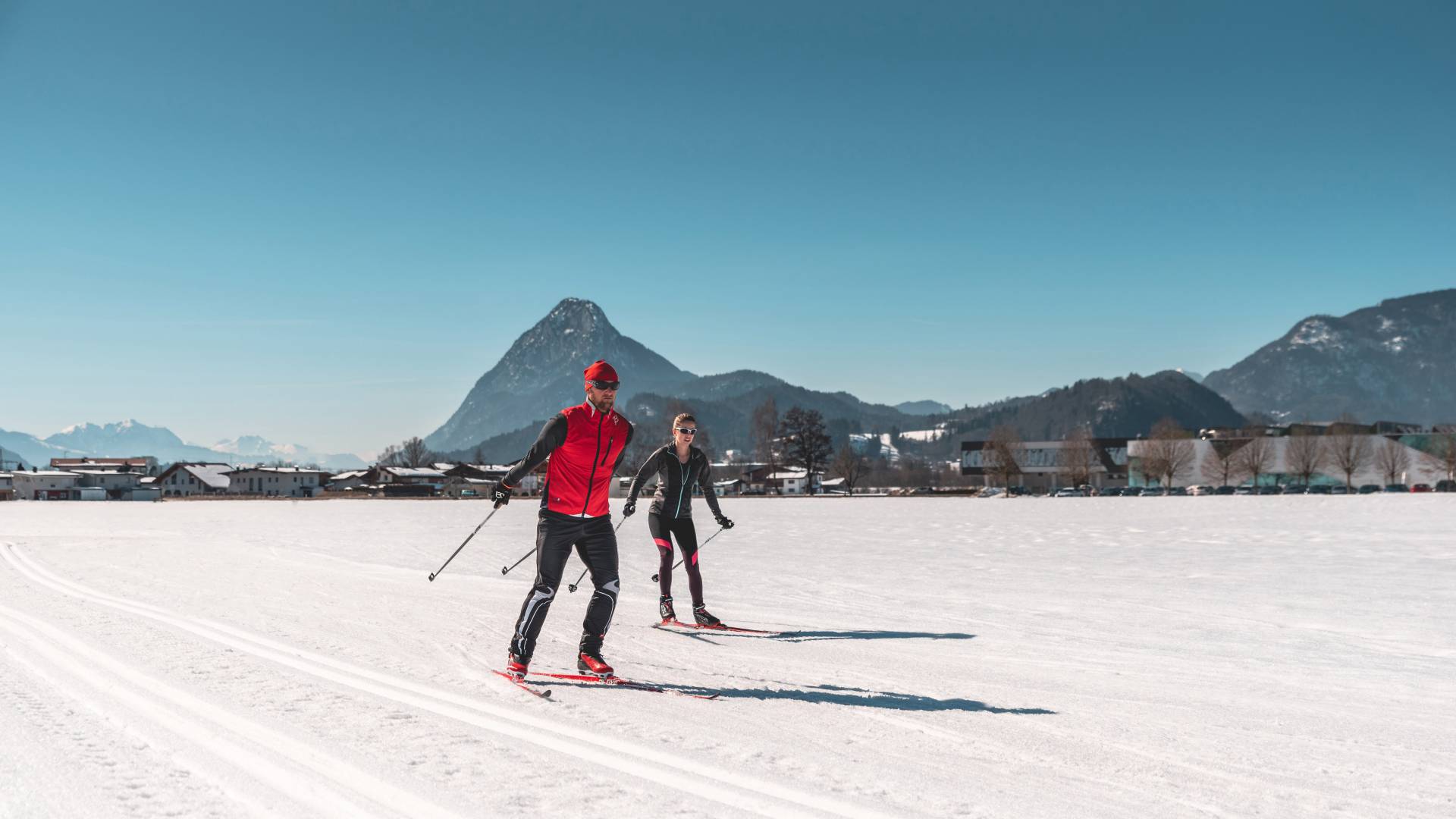 Langläufer im Skiurlaub in Tirol